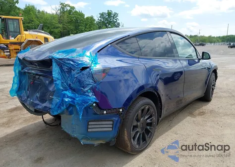 2024 Tesla Model Y Long Range Dual Motor All-Wheel Drive from USA, damaged, VIN 7SAYGDEE4RA247532